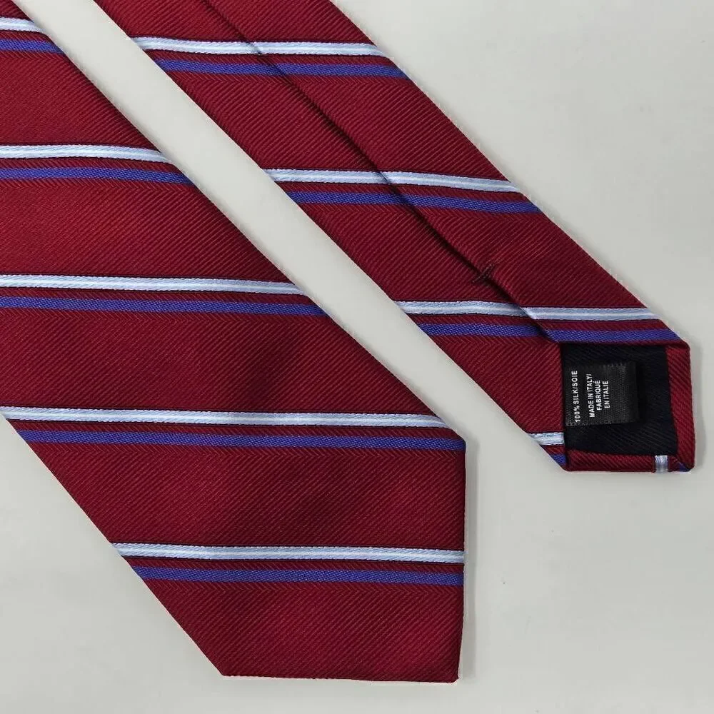 SAKS FIFTH AVENUE SILK TIE RED BLUE WHITE SATIN STRIPE TEXTURED 3.25